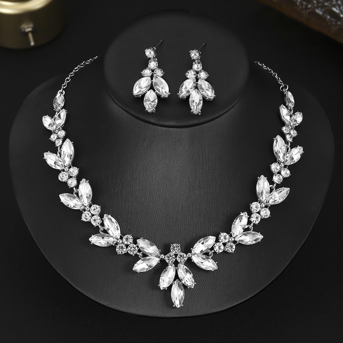 RGM003 Regal Emerald Green Waterdrop Statement Necklace Set for Brides