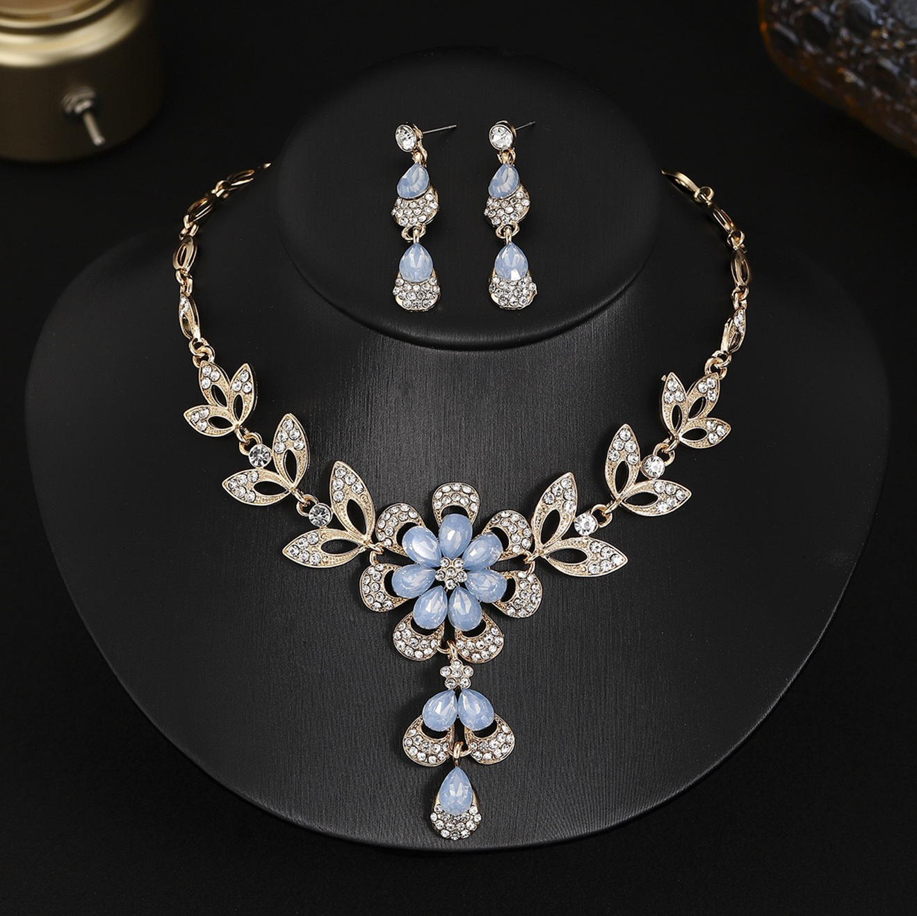 RGM006 Exquisite Emerald Teardrop Crystal Jewelry Set for Anniversary